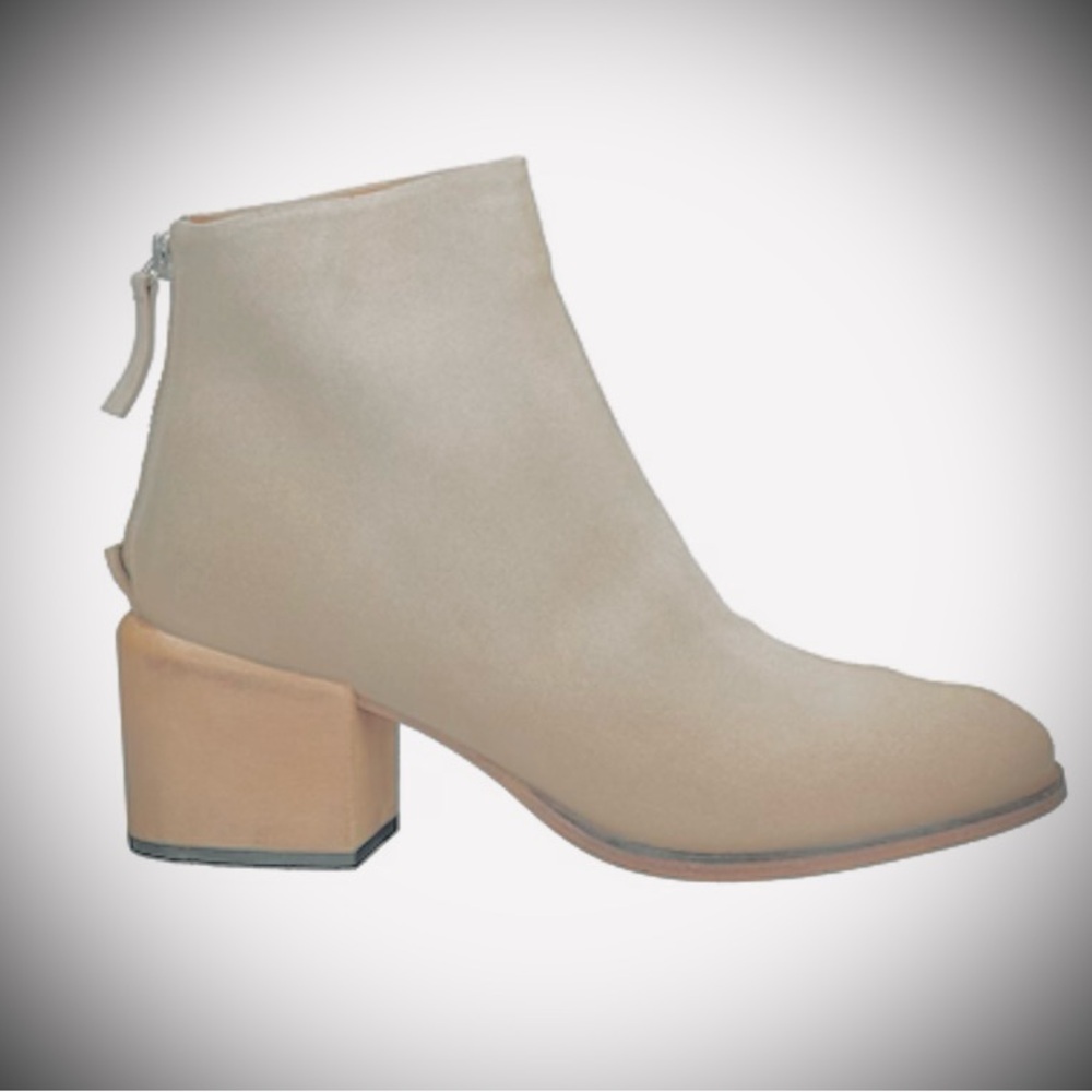 Moma Suede Light Tan Ankle Boots